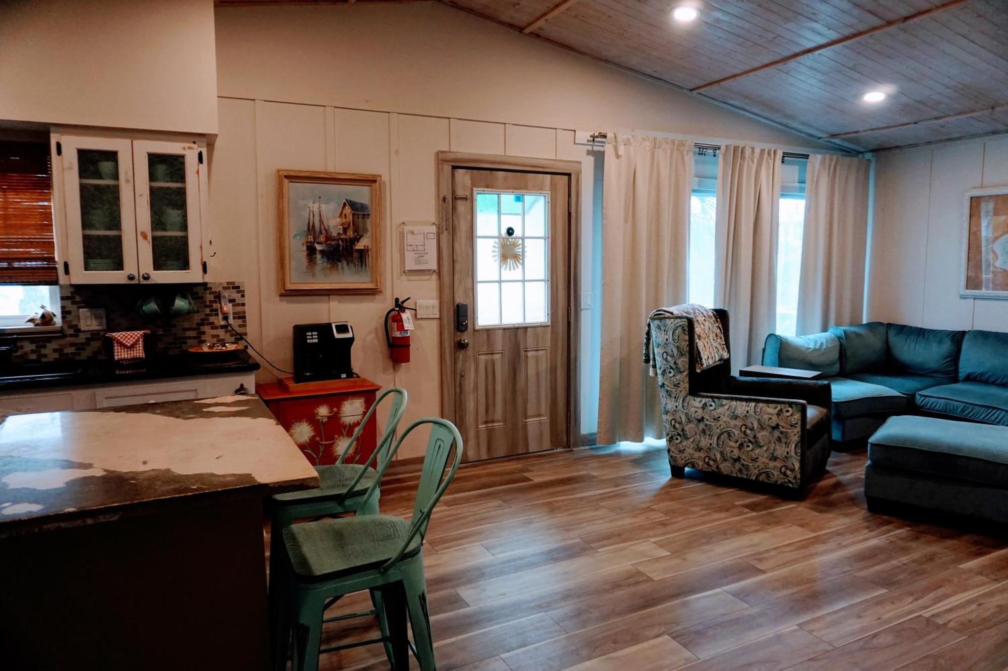 Ami Beach Shack Bradenton Beach Εξωτερικό φωτογραφία
