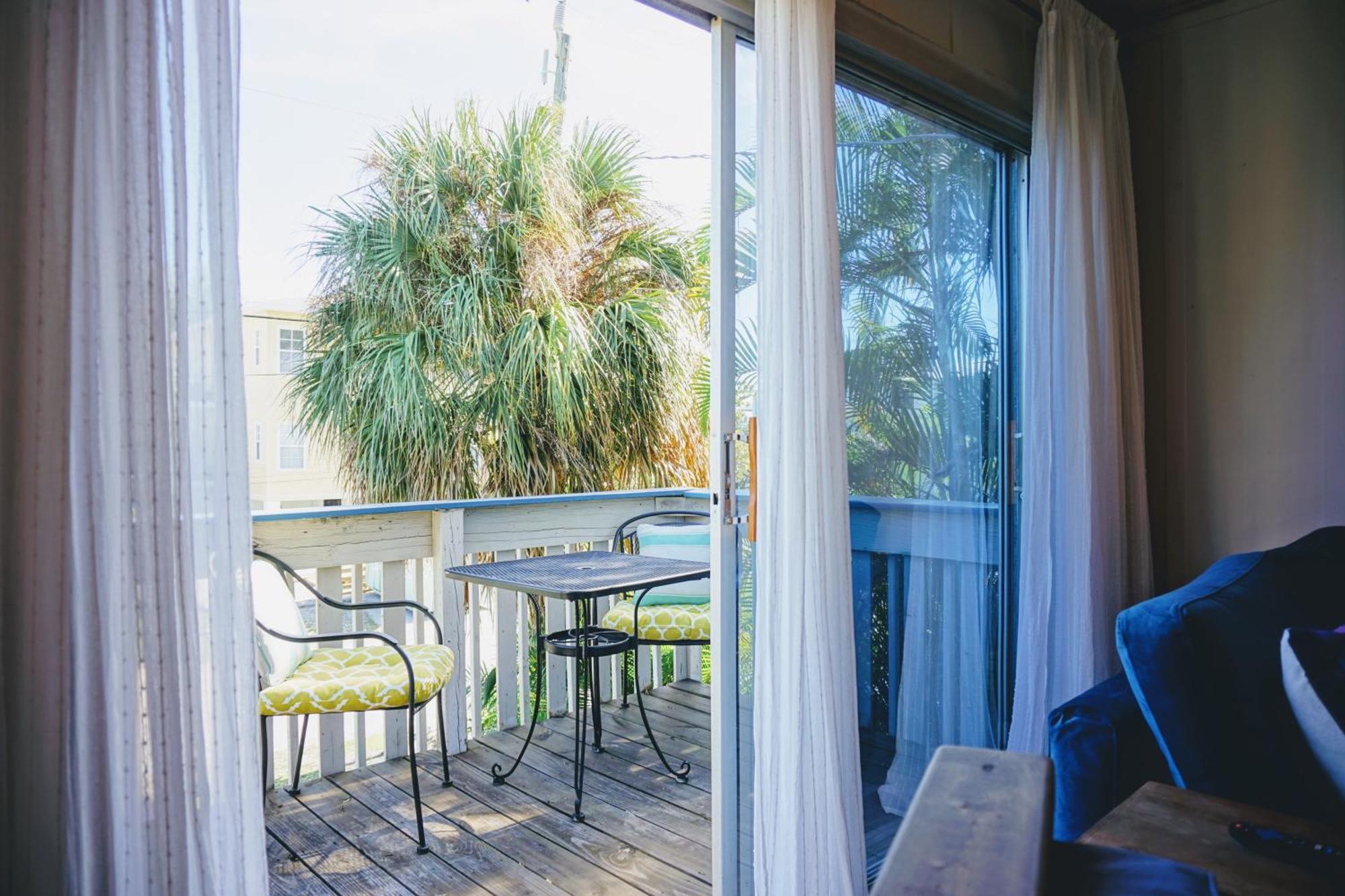 Ami Beach Shack Bradenton Beach Εξωτερικό φωτογραφία